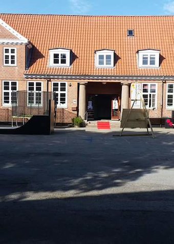 Dronninglund Junior- og Ungdomsklub   - Klik for at tilmelde dig