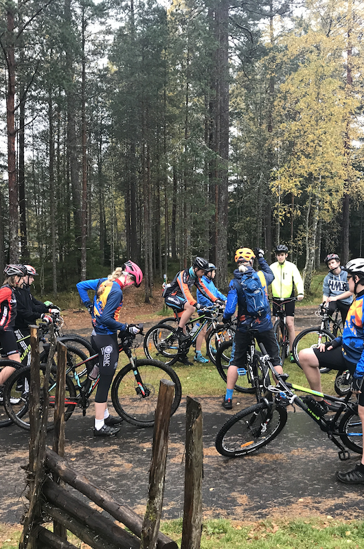 MTB gruppe på tur